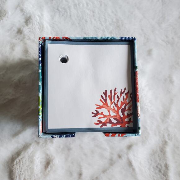 Vera Bradley Note Cube in Shore Thing Pattern - Picture 4 of 4